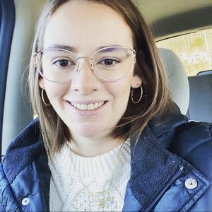 Meet your Posher, Stephanie